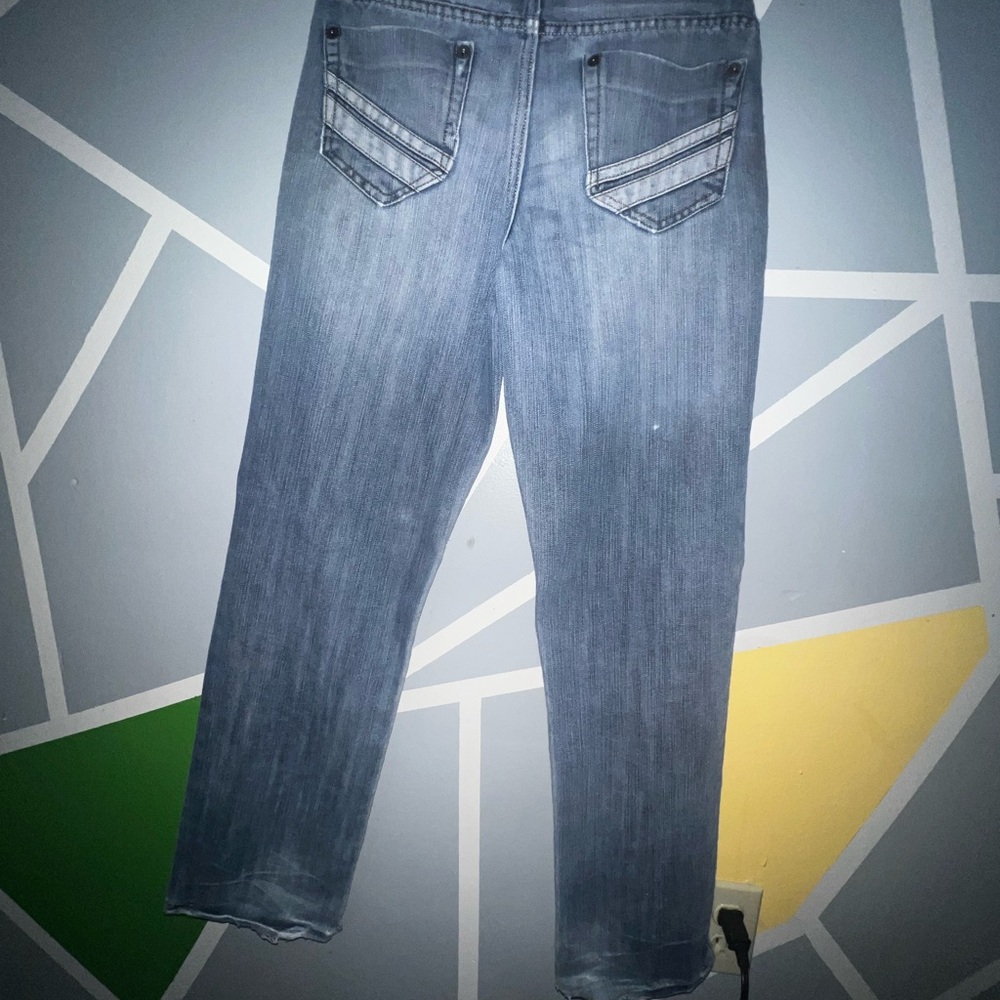 Blue slim straight leg jeans, Route 66 
Small adhesions and distressed Frey-ing